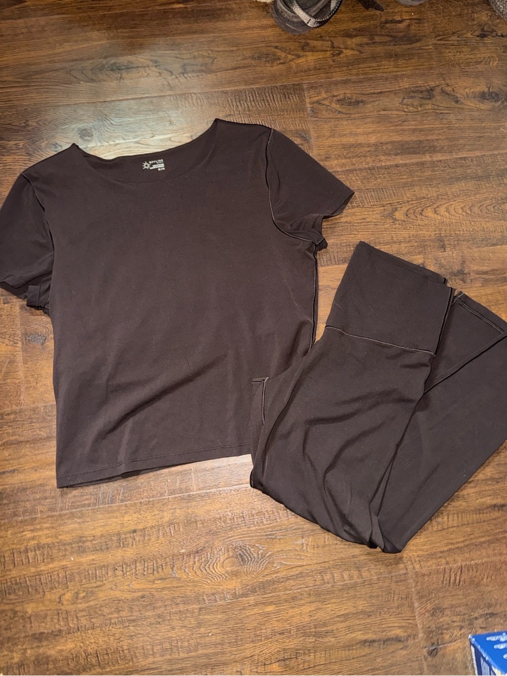 Aerie Offline Real Me Xtra T Shirt and Real Me Xtra Basic Legging